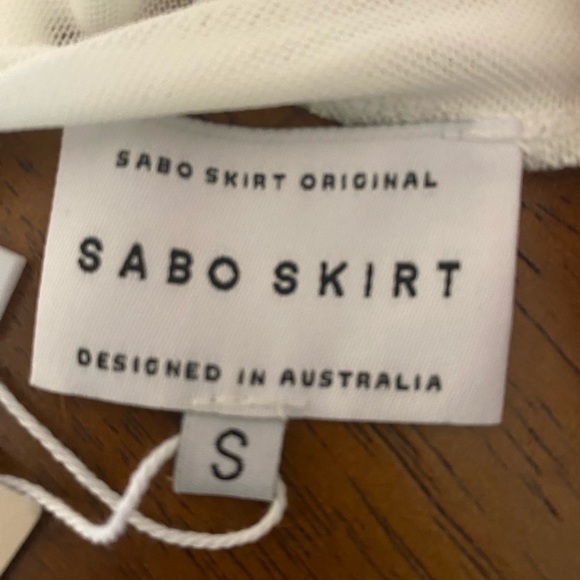 SABO Skirt-NWT Australian designed off white lined rayon/spandex mini Small/4. - Picture 3 of 17